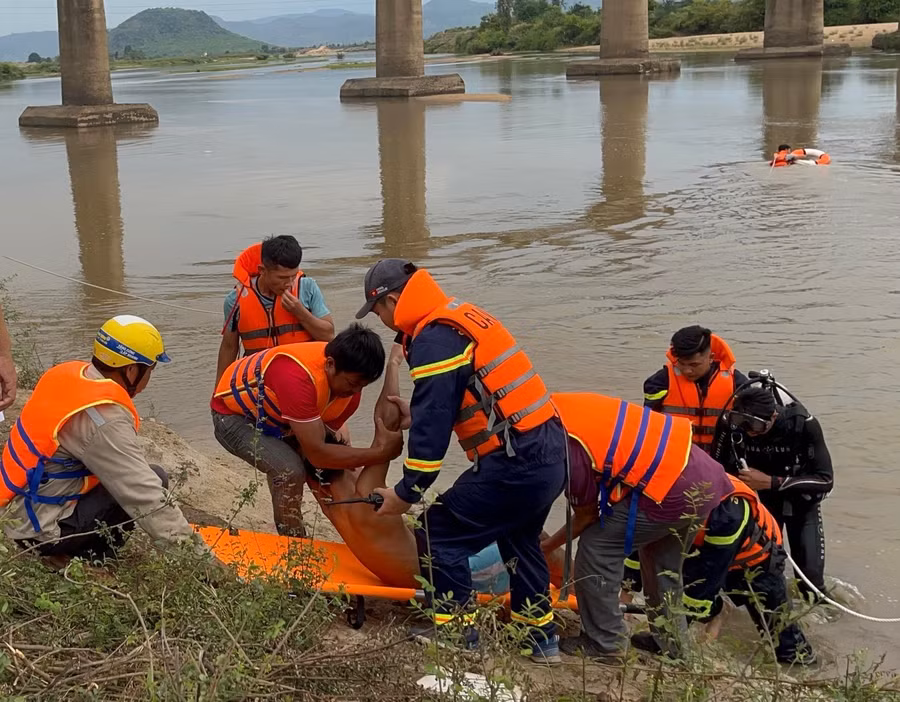 Các lực lượng tham gia diễn tập. Ảnh: Nguyễn Sang