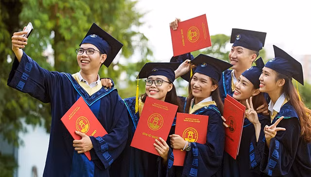 Để tổ chức thực hiện đánh giá tiêu chuẩn chương trình đào tạo ĐH trong nước, cả nước có 7 trung tâm kiểm định triển khai. Ảnh nguồn Chinhphu.vn