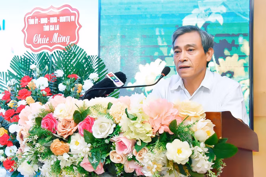 Nhà báo Phan Hòa-Trưởng Văn phòng đại diện Báo Nhân dân tại Gia Lai có nhiều đề xuất đối với lãnh đạo tỉnh tại buổi tọa đàm. Ảnh: Đức Thụy