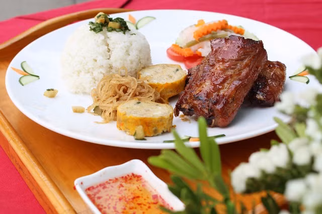 Cơm tấm được bình chọn đứng thứ 2 top 100 món cơm ngon nhất châu Á. Ảnh: nguồn Báo Thanh Niên Cơm tấm được bình chọn đứng thứ 2 top 100 món cơm ngon nhất châu Á. Ảnh: nguồn Báo Thanh Niên