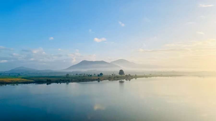 Bức màn sương mỏng manh, huyền ảo.