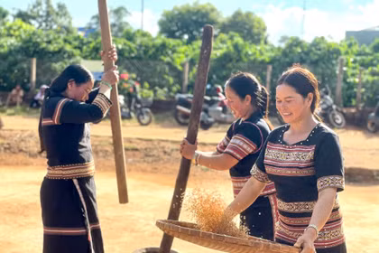 Phục dựng Lễ Mừng lúa mới tại xã Kdang