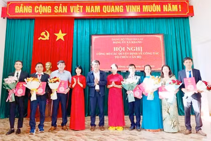 Đảng ủy xã KDang thành lập 8 chi bộ trực thuộc