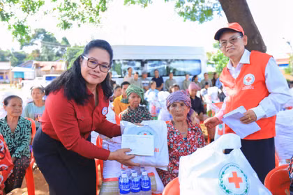 Hội Chữ thập đỏ tỉnh Gia Lai thăm, làm việc với Hội Chữ thập đỏ tỉnh Ratanakiri 