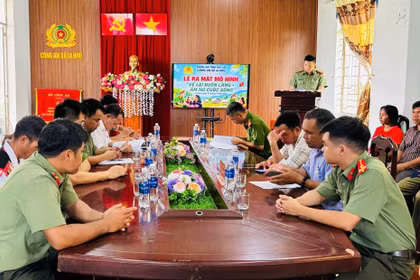 Ra mắt mô hình “Về lại buôn làng - Ấm no cuộc sống” ở xã Ia Hrú