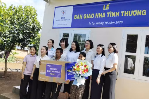 Hỗ trợ hơn 100 triệu đồng xây nhà tình thương cho hộ nghèo xã Ia Ly