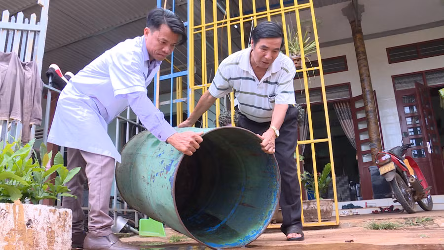 12-7-2022-de-phong-chong-sxh-hieu-qua-tung-ho-gia-dinh-can-co-y-thuc-trong-don-dep-cac-vat-dung-chua-nuoc-dong-de-diet-lang-quang-bo-gay-pc-sxh-anh-nhu-nguyen.jpg