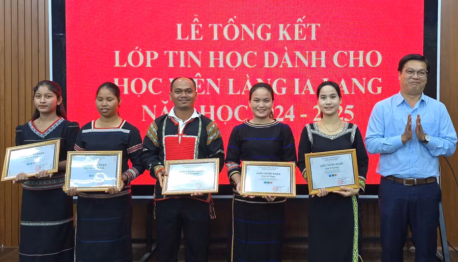 anh-2-9-782.jpg