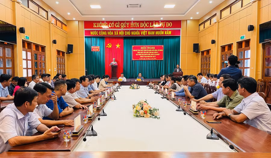 an-khe-cong-bo-quyet-dinh-dieu-dong-bo-nhiem-can-bo-vien-chuc-22102024-p1-6808-399.jpg