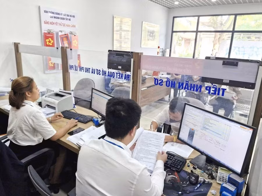 lo-trinh-tinh-gian-bien-che-duoc-gan-voi-co-cau-lai-nang-cao-chat-luong-doi-ngu-can-bo-cong-chuc-vien-chuc-theo-vi-tri-viec-lam-anh-minh-hoa-vgp-nguon-thesaigontimevn.jpg