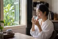 Uống nước ấm lúc nào tốt? 4 thời điểm bạn nên biết
