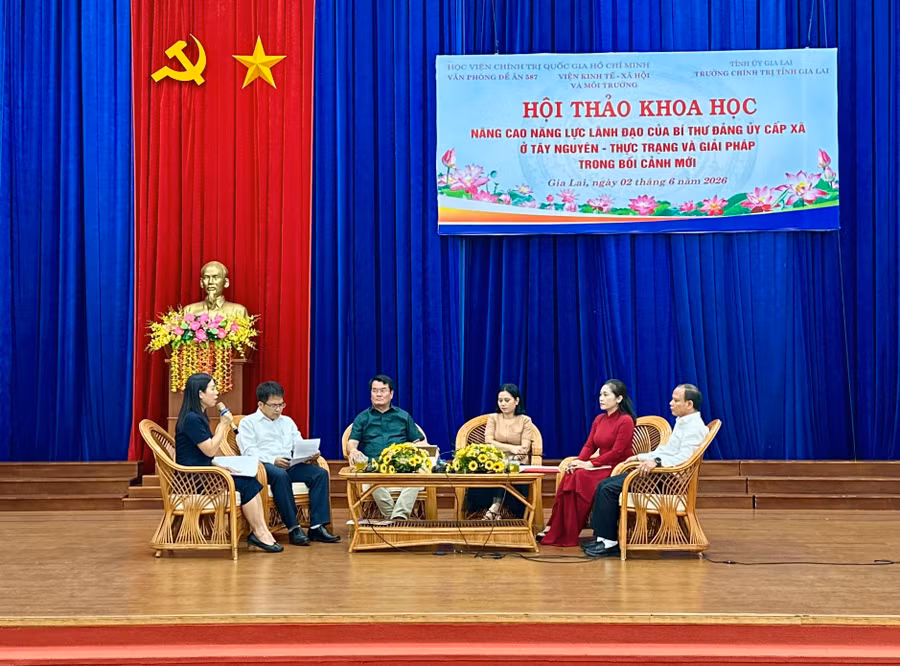 cac-dai-bieu-trao-doi-thao-luan-ve-thuc-trang-va-giai-phap-nang-cao-nang-luc-bi-thu-dang-uy-cap-xa-o-tay-nguyen-anh-ha-duy.jpg