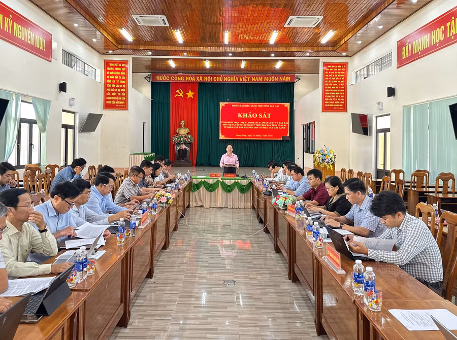 quang-canh-buoi-lam-viec-tai-xa-mang-yang-anh-ha-duy.jpg