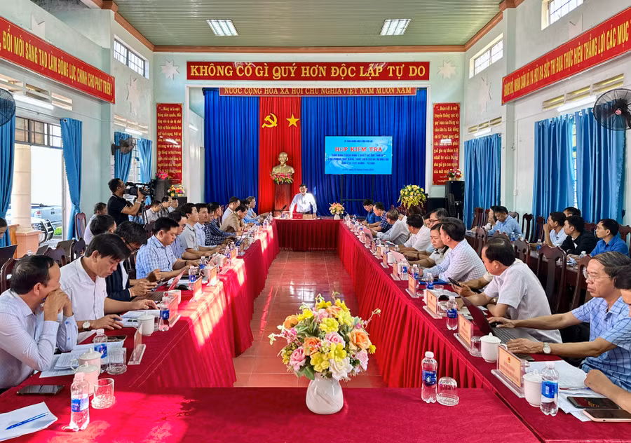 quang-canh-cuoc-hop.jpg