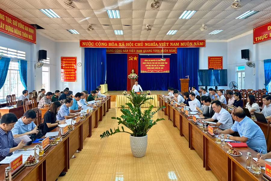 quang-canh-buoi-lam-viec-tai-xa-bien-ho-anh-ha-duy.jpg