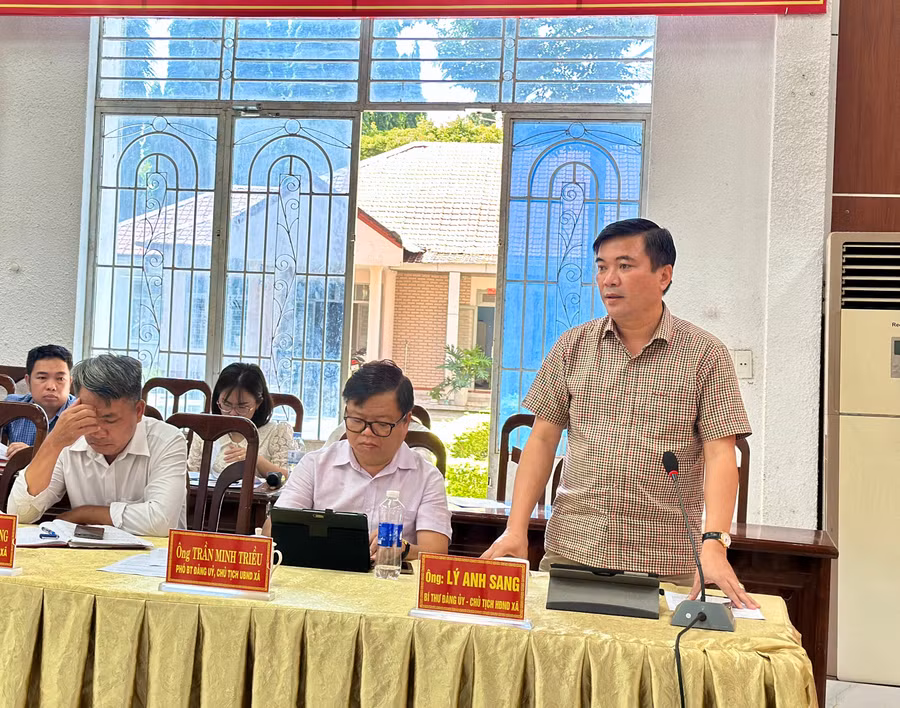 ong-ly-anh-sang-bi-thu-dang-uy-chu-tich-hdnd-xa-chu-se-phat-bieu-tai-buoi-khao-sat-anh-ha-duy.jpg