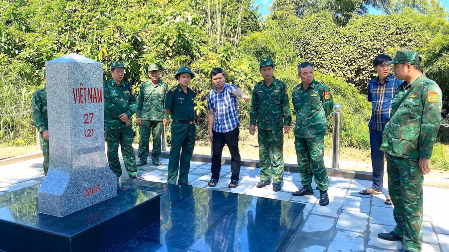 dai-ta-tran-tien-hai-chi-huy-truong-bdbp-tinh-kiem-tra-thuc-dia-cong-tac-bao-ve-bien-gioi-tai-cot-moc-27-anh-ha-duy.jpg