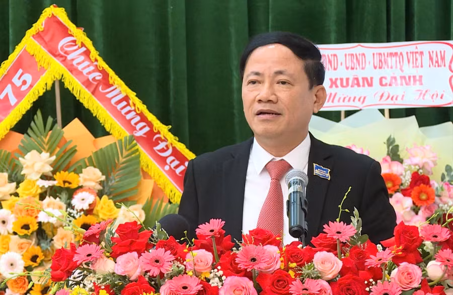 6-pho-bi-thu-tinh-uy-chu-tich-ubnd-tinh-pham-anh-tuan-phat-bieu-chi-dao-tai-dai-hoi-anh-ha-duy-9314.jpg