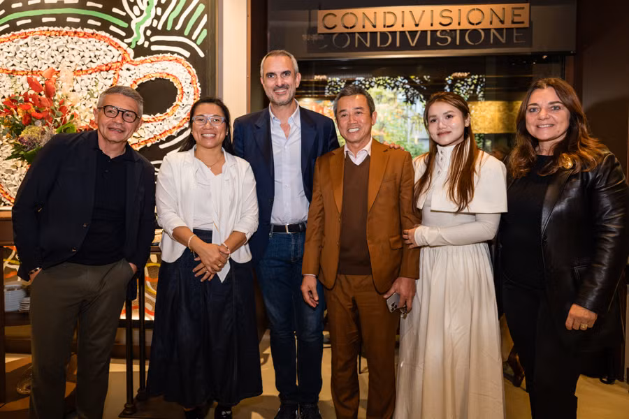 ong-thai-nhu-hiep-chu-tich-hdtv-gd-cong-ty-tnhh-vinh-hiep-cung-dai-dien-lavazza-gioi-thieu-fine-robusta-ham-rong-trong-khong-gian-1895-coffee-designers-by-lavazza-tai-turin-italy.jpg