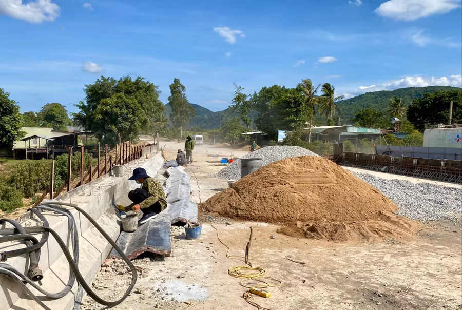 thi-cong-du-an-tang-cuong-ket-noi-giao-thong-khu-vuc-tay-nguyen-doan-qua-huyen-dak-po-anh-ha-duy-9574-2633.jpg