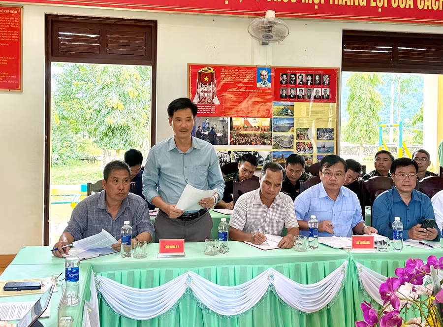 5-ong-phan-dinh-tham-chu-tich-ubnd-xa-ia-o-phat-bieu-tai-buoi-lam-viec.jpg