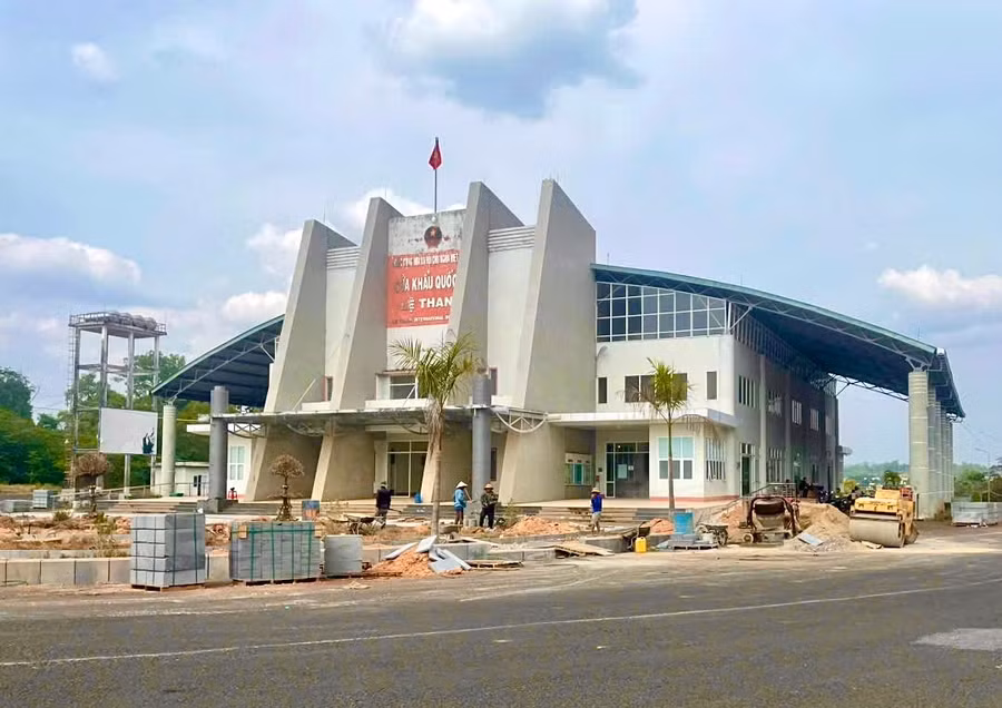 du-an-ha-tang-khu-kinh-te-cua-khau-quoc-te-le-thanh-dang-day-nhanh-tien-do-thi-cong-du-kien-hoan-thanh-cuoi-nam-2025-anh-ha-duy.jpg