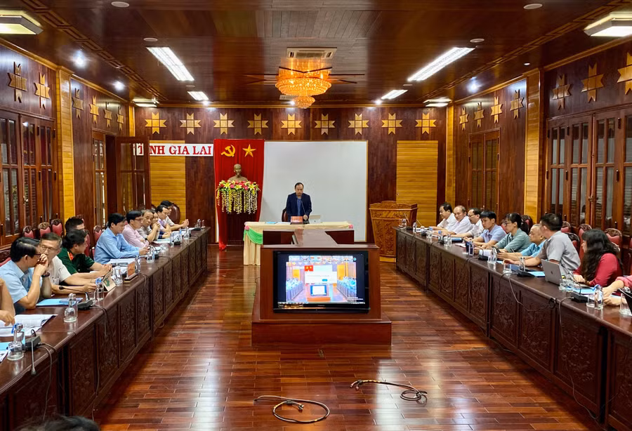 quang-canh-hoi-nghi-phia-dau-cau-tinh-gia-lai-anh-ha-duy-5753-906-7992-8123.jpg