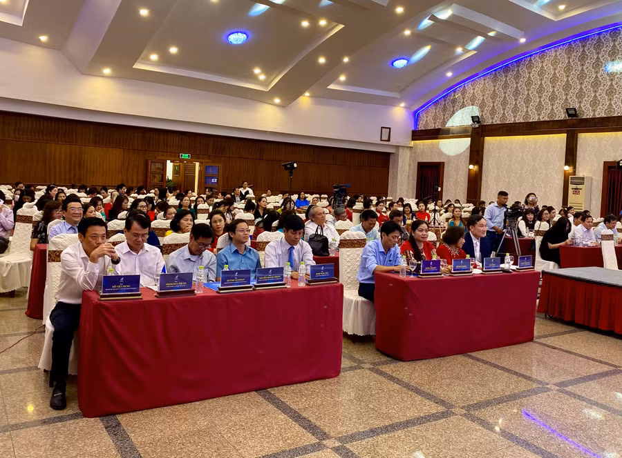 cac-dai-bieu-den-du-dai-hoi-hoi-nu-doanh-nhan-tinh-gia-lai-lan-thu-ii-anh-ha-duy-2527.jpg