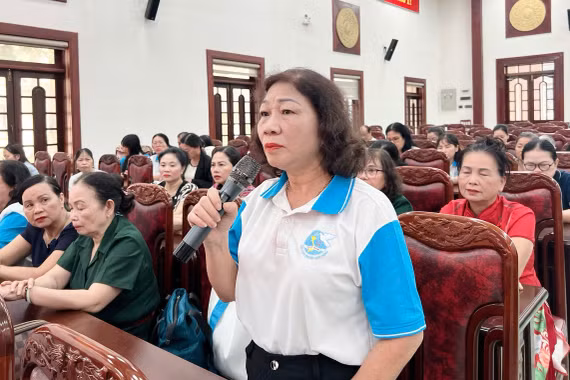 Đảng ủy phường Diên Hồng đối thoại với hội viên phụ nữ