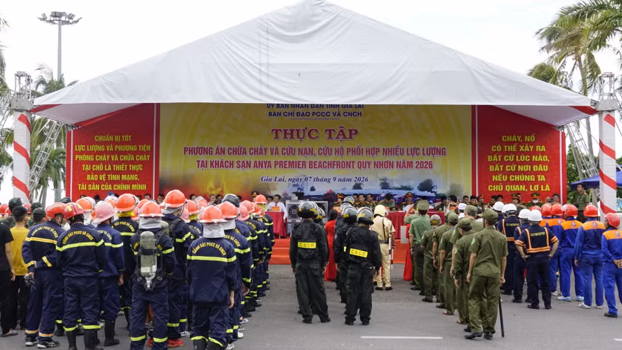 gia-lai-thuc-tap-phuong-an-chua-chay-cnch-voi-hon-300-nguoi-tham-gia6.jpg