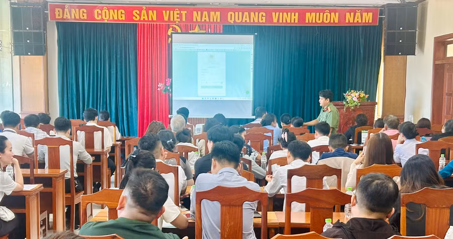 gia-lai-huong-dan-khai-bao-tam-tru-cho-nguoi-nuoc-ngoai-tren-he-thong-moi.jpg
