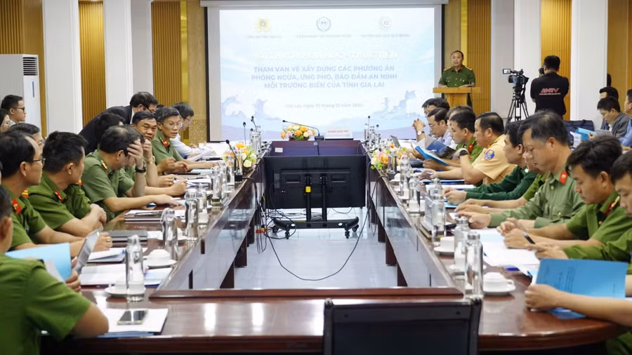 hoi-nghi-xay-dung-cac-phuong-an-phong-ngua-ung-pho-dam-bao-an-ninh-moi-truong-bien-cua-tinh-gia-lai-1.jpg