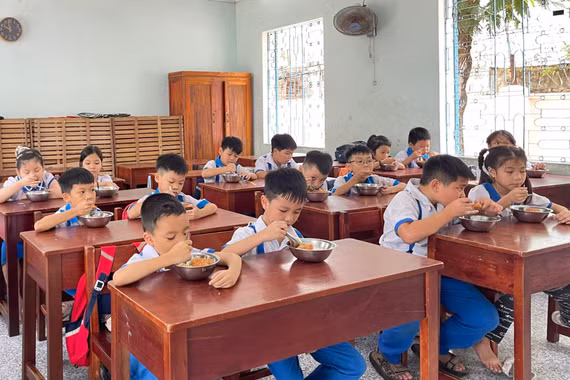 Tăng cường quản lý bữa ăn học đường