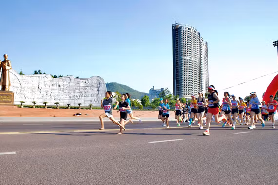 Các vận động viên nỗ lực thi đấu hết mình trong chặng nước rút vòng chung kết Đại hội TDTT tỉnh Gia Lai lần thứ I năm 2026.
