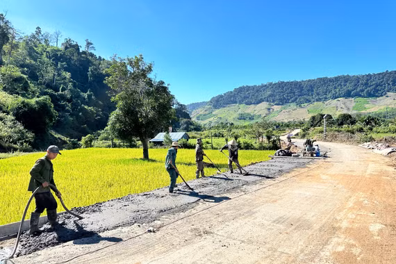 Niềm vui từ con đường mới 