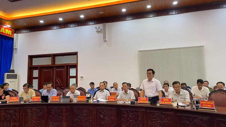 dai-dien-lanh-dao-cac-so-nganh-don-vi-phat-bieu-tai-buoi-lam-viec-2667.jpg