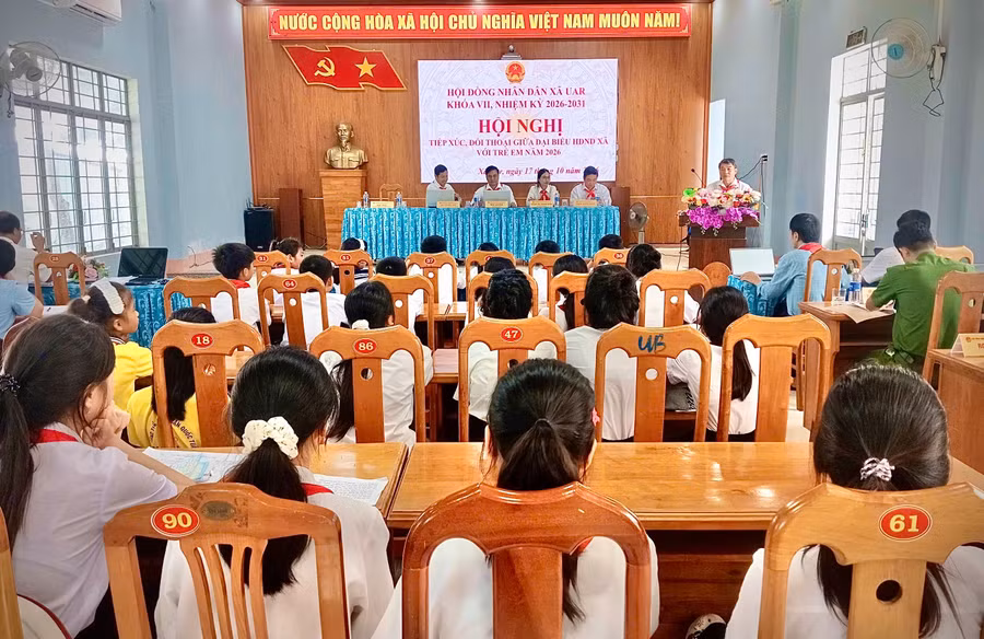 quang-canh-buoi-doi-thoai.jpg