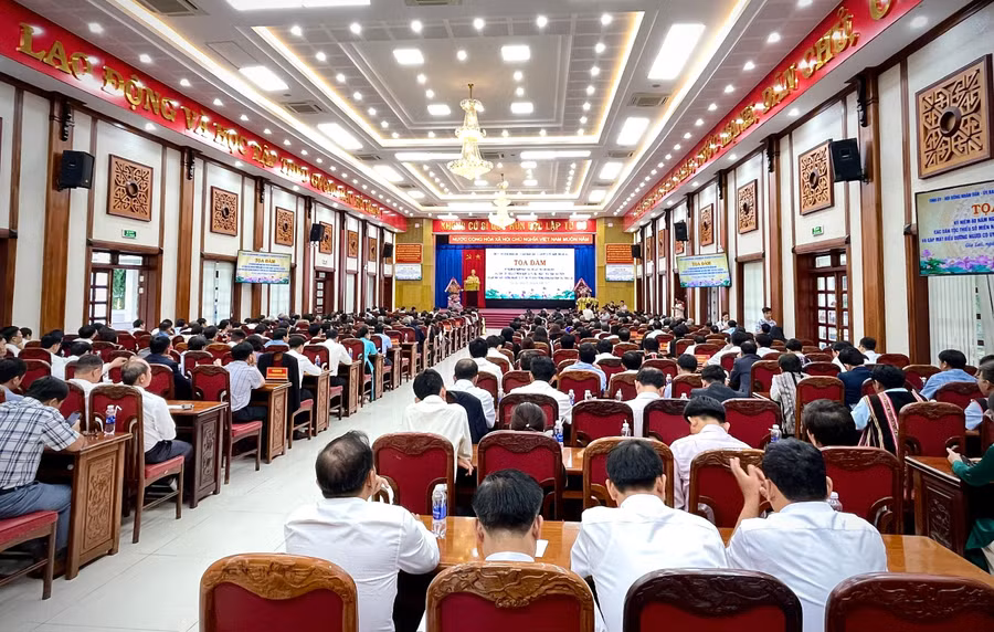 quang-canh-buoi-toa-dam.jpg