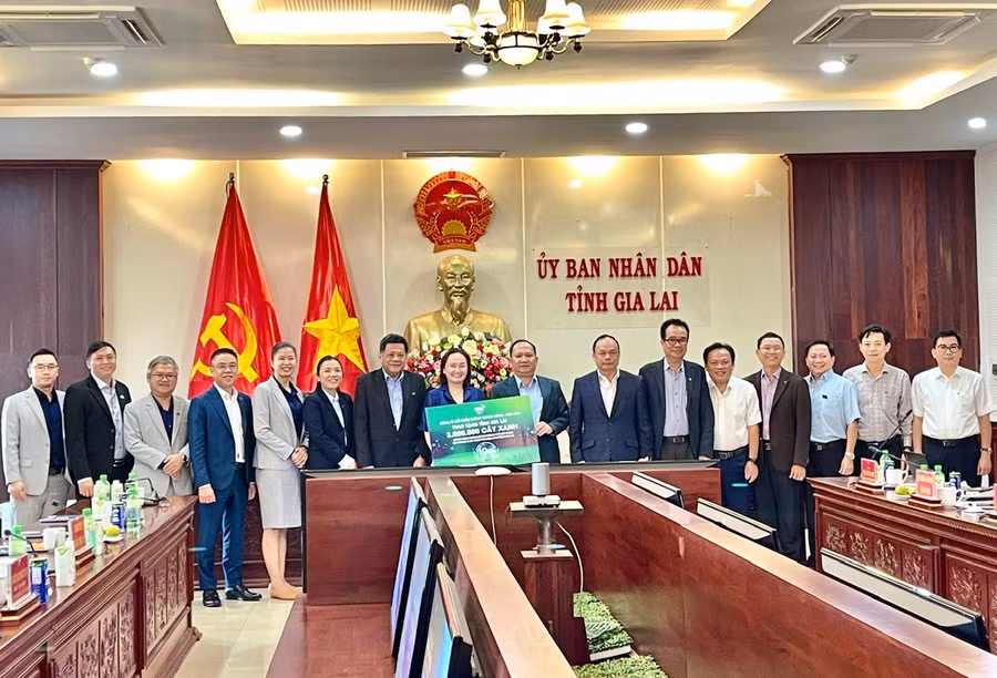 tang-cay-xanh.jpg
