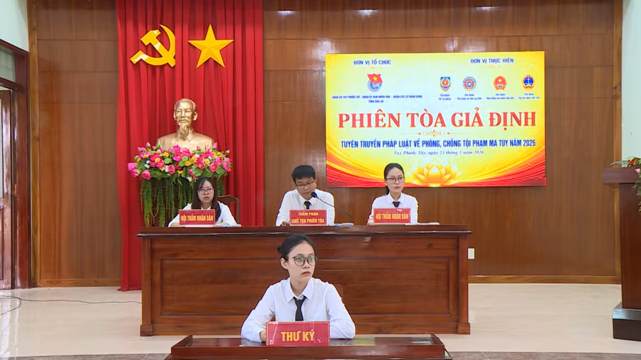 quang-canh-phien-toa-gia-dinh.jpg
