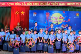 Vui Trung thu cùng thiếu nhi Ia Nan