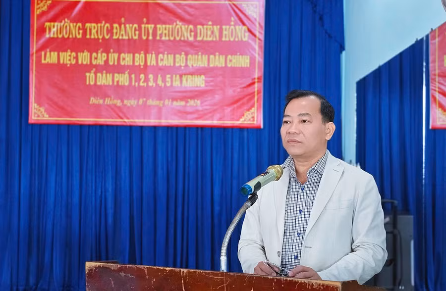 bi-thu-dang-uy-chu-tich-hdnd-phuong-dien-hong-doan-huu-dung-phat-bieu-chi-dao-tai-buoi-lam-viec.jpg