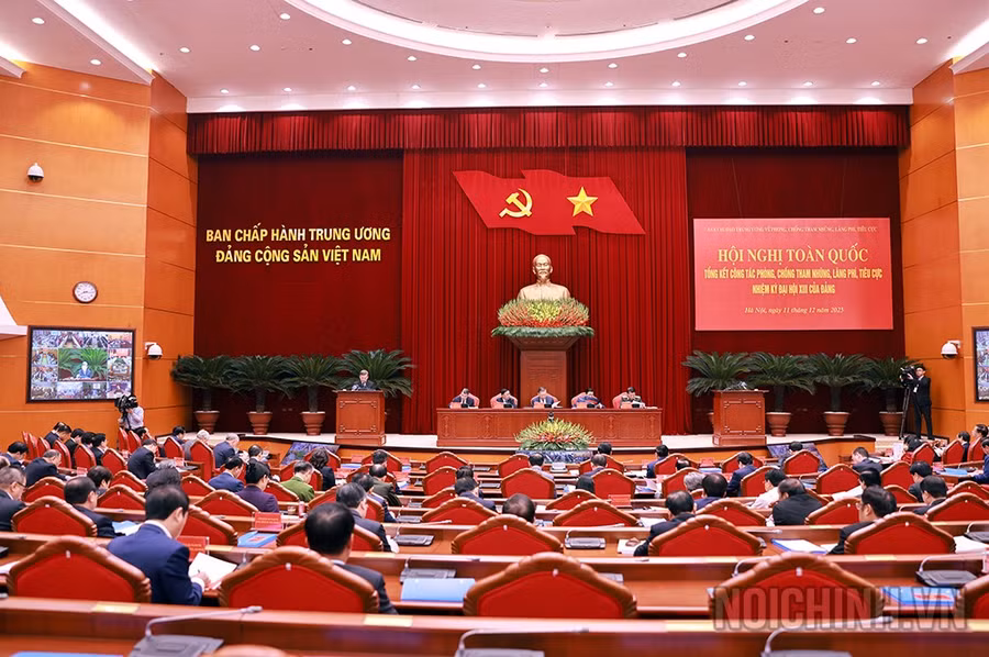 lan-ranh-quyen-luc.jpg