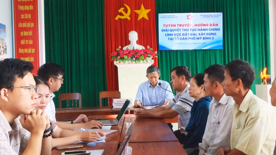 hoai-nhon-tay.jpg