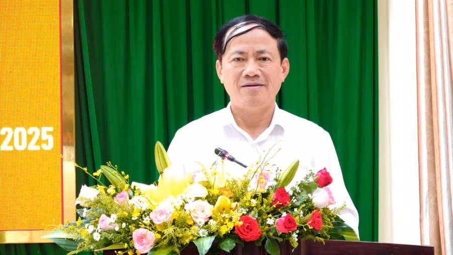 dong-chi-pham-anh-tuan-pho-bi-thu-tinh-uy-chu-tich-ubnd-tinh-phat-bieu-chi-dao-hoi-nghi.jpg