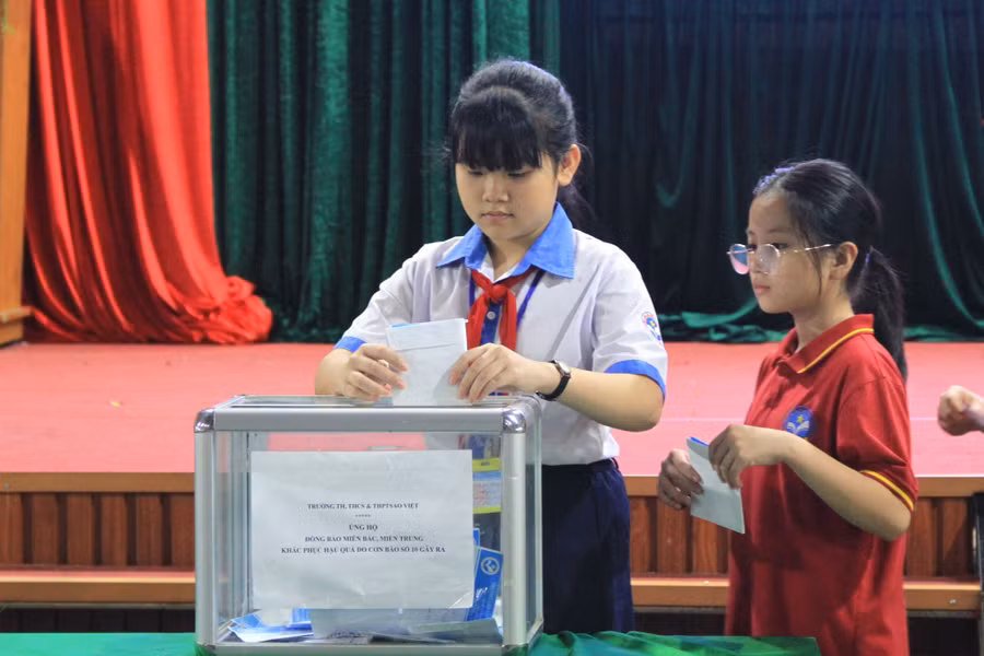 truong-tieu-hoc-thcs-va-thpt-sao-viet-quyen-gop-ho-tro-dong-bao-bi-thiet-hai-do-bao-so-10.jpg