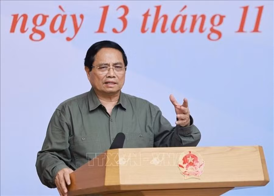 171925-vna-potal-thu-tuong-chu-tri-hoi-nghi-khac-phuc-hau-qua-thien-tai-khu-vuc-mien-trung-stand.jpg