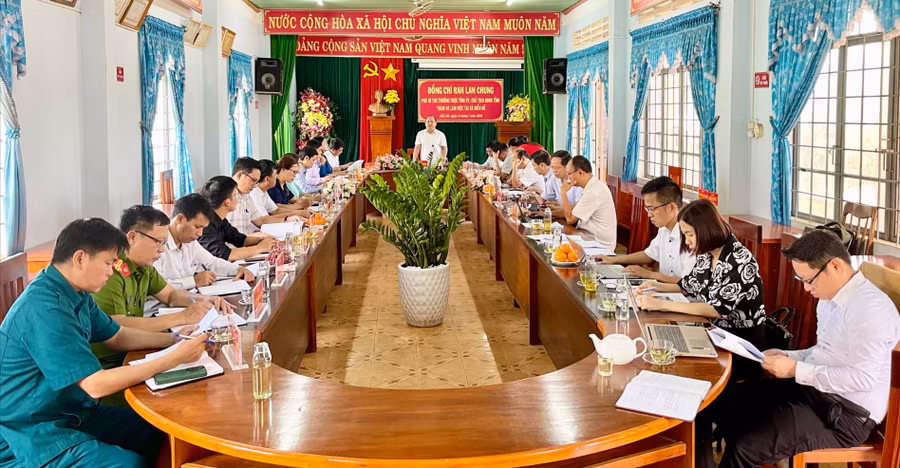 quang-canh-buoi-lam-viec-tai-xa-bien-ho-anh-vu-thao.jpg
