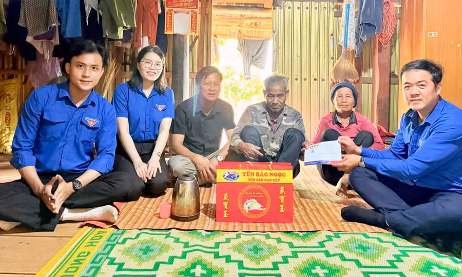 hoi-sinh-vien-viet-nam-tinh-gia-lai-to-chuc-chien-dich-mua-he-xanh-tai-xa-lo-pang-5.jpg
