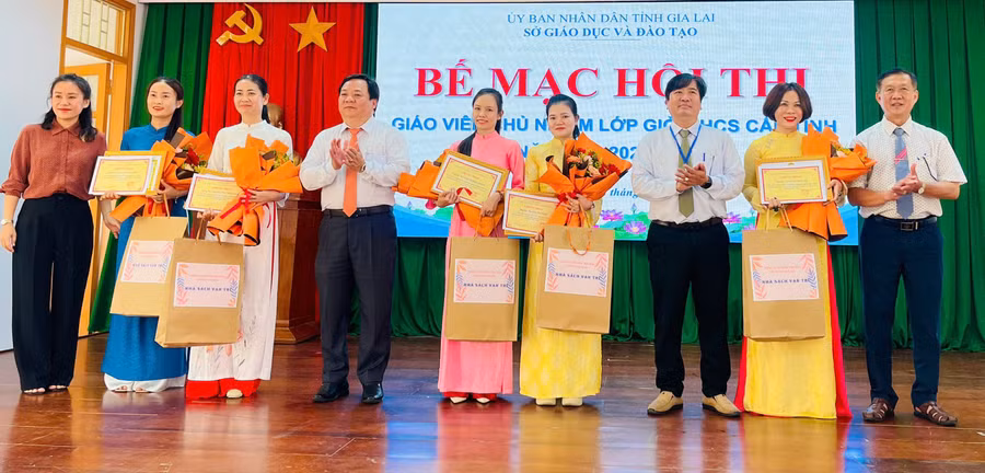 trao-giai-hoi-thi-giao-vien-chu-nhiem-lop-gioi-thcs-cap-tinh.png